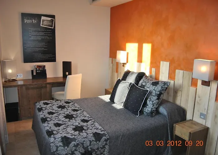 فندق Santa Barbara Sant Corneli